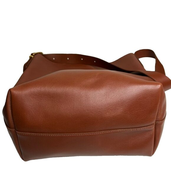 Madewell The Essential Bucket Tote - Picture 9 of 12